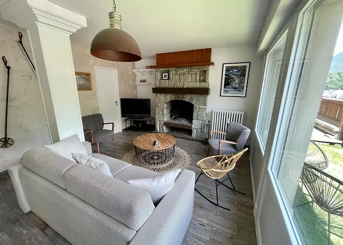 Апартаменты Unique En Plein Coeur Du Vieux Village Сен-Лари-Сулан