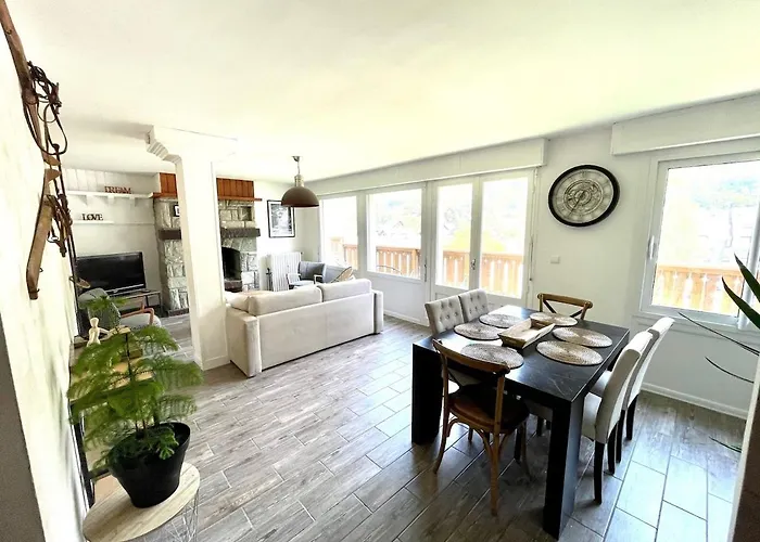 Unique En Plein Coeur Du Vieux Village Апартаменты